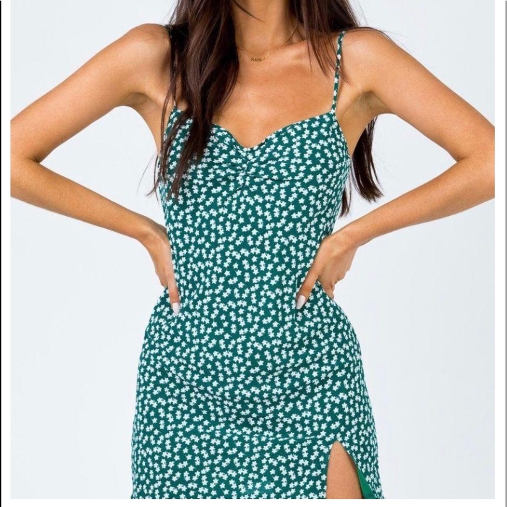 SOLD on my curtsy. Princess Polly Dress